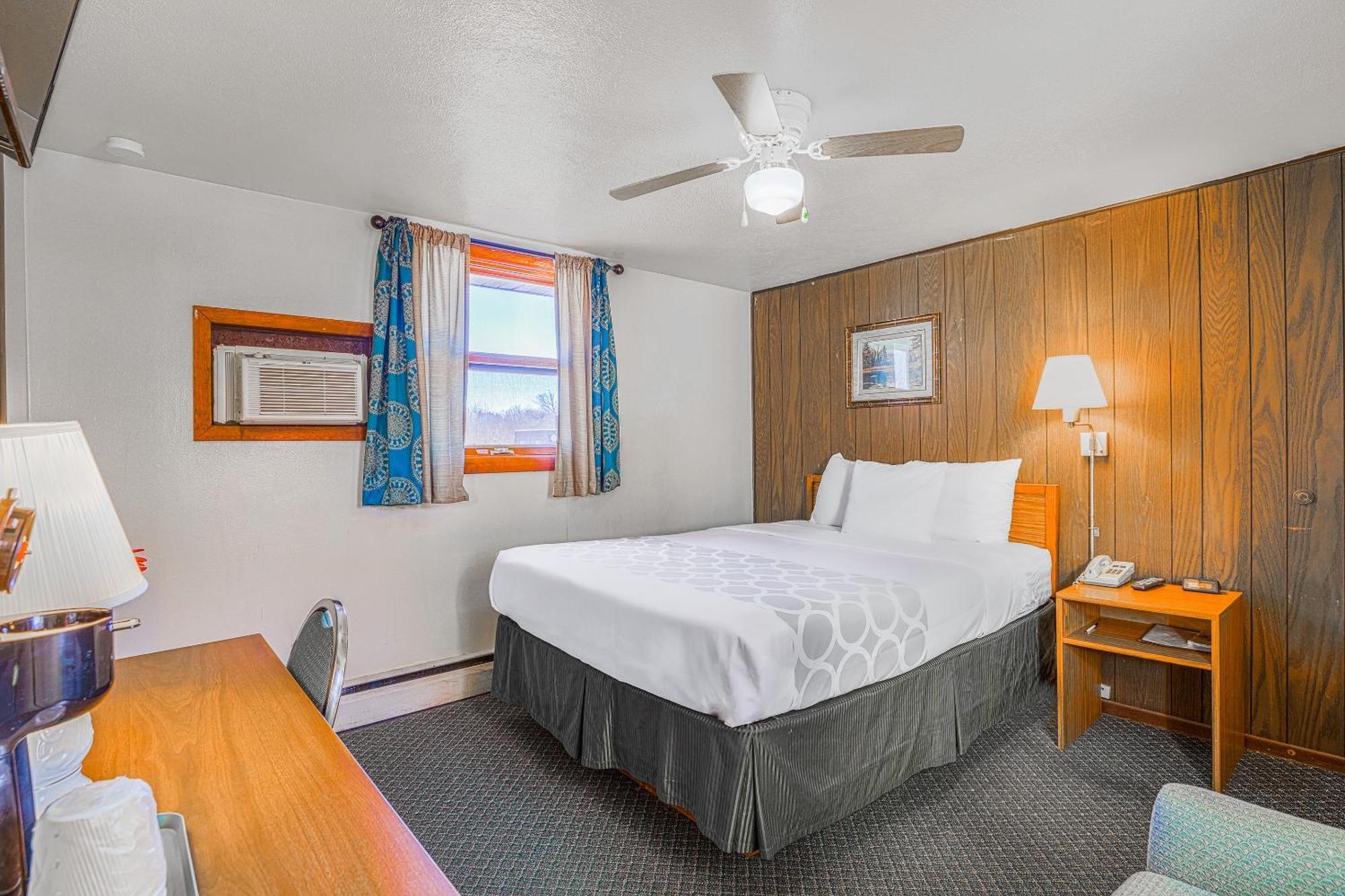 Love Hotels Silver Street By Oyo At Hurley Wi Exteriér fotografie