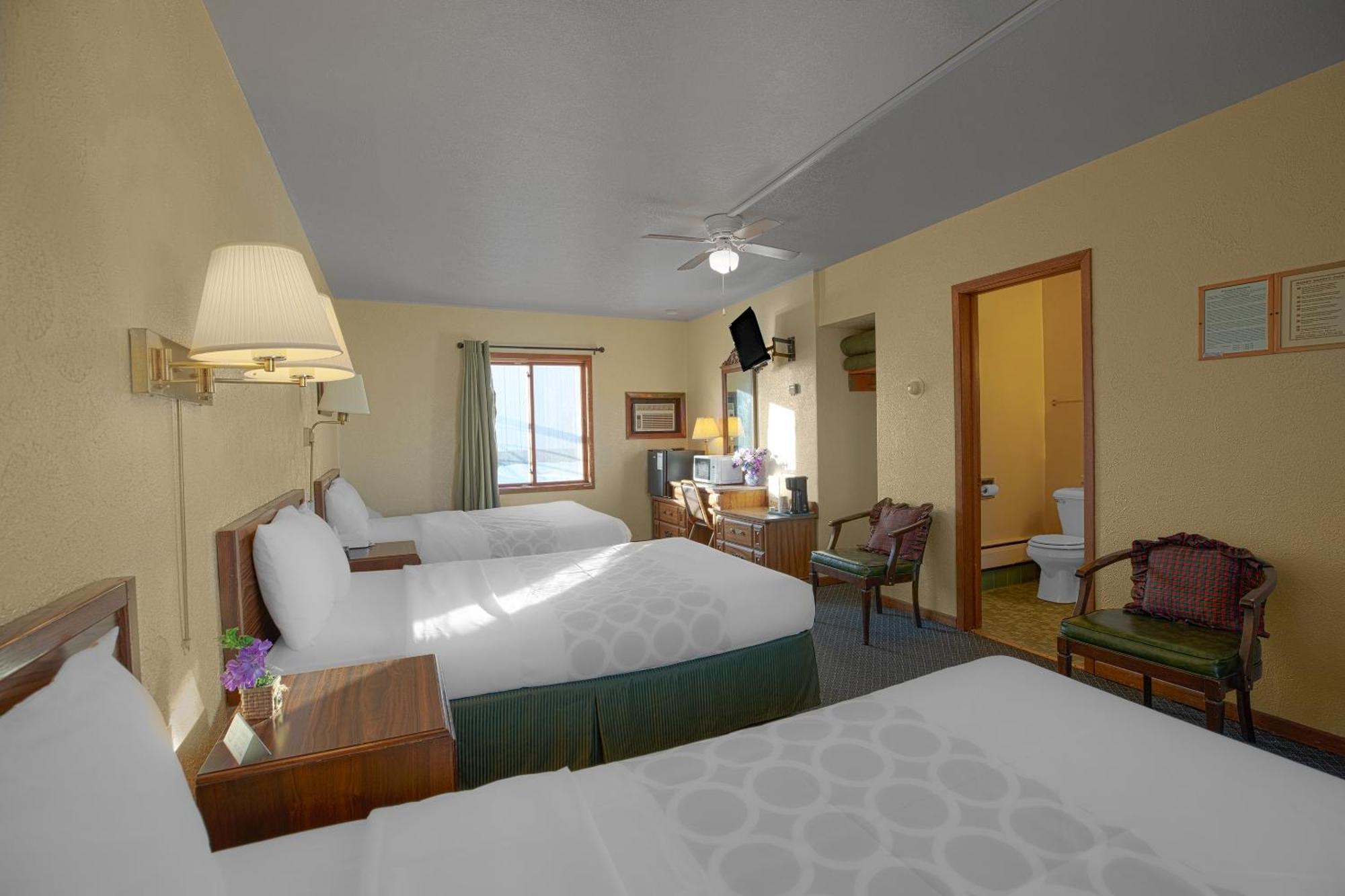 Love Hotels Silver Street By Oyo At Hurley Wi Exteriér fotografie