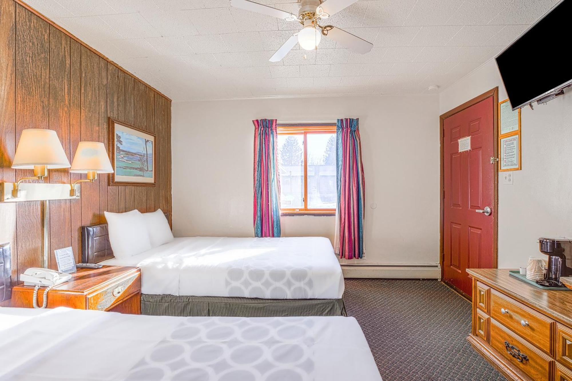 Love Hotels Silver Street By Oyo At Hurley Wi Exteriér fotografie